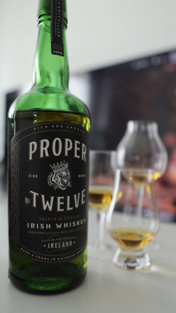 Proper Twelve Irlandzka whiskey